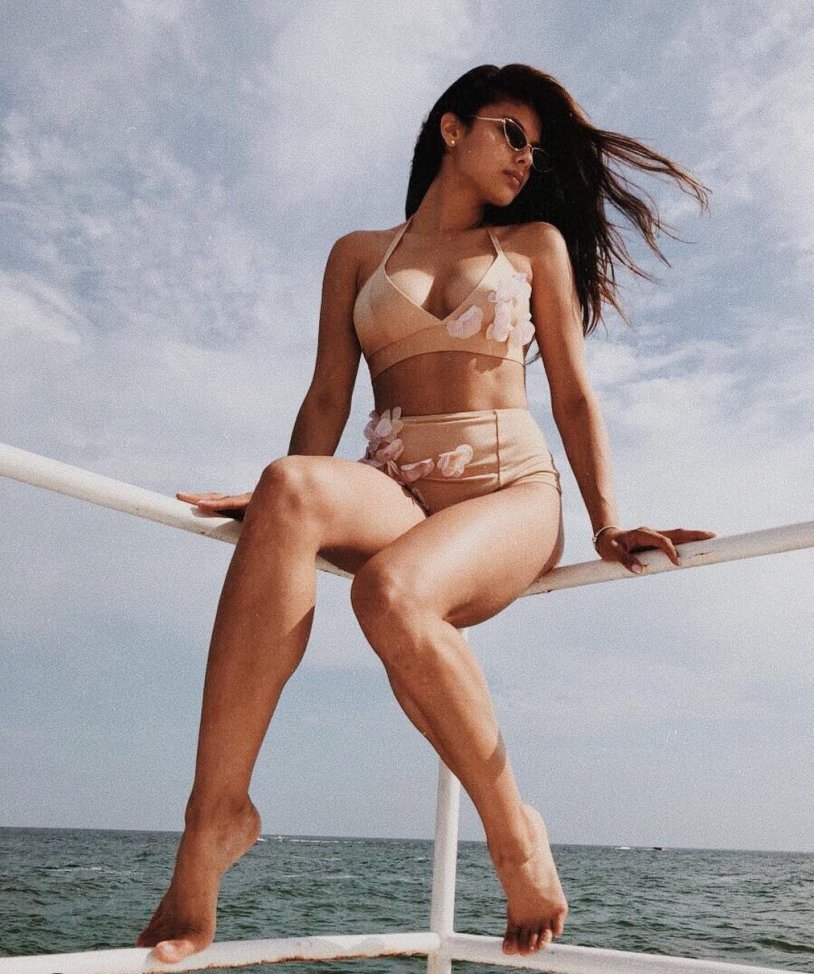 Michelle Andrade hot