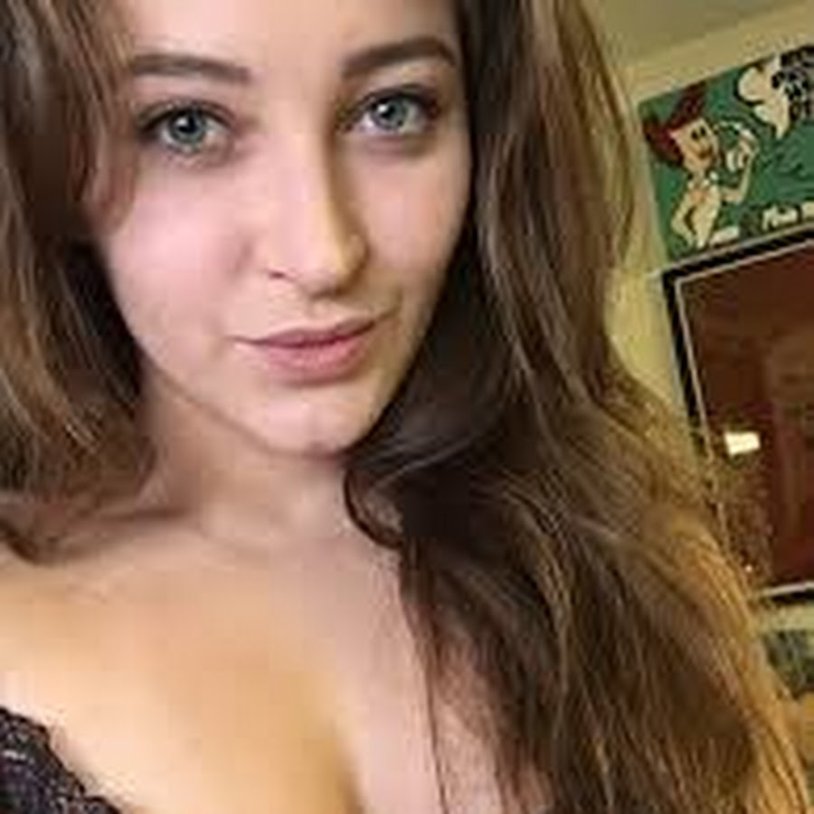 Dani daniels 2018 selfie