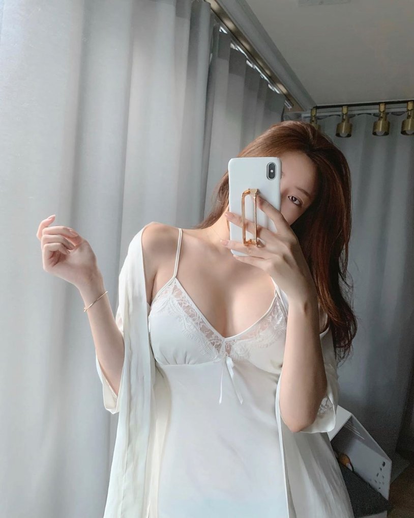 Korean model big breasts