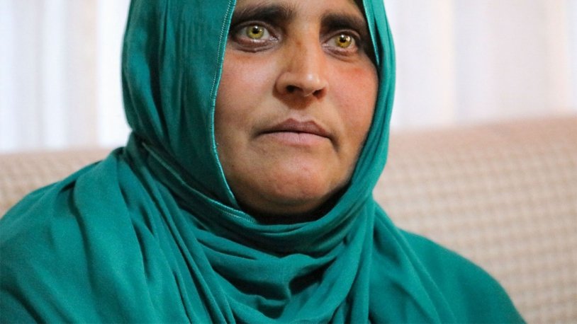 Sharbat Gula 2002