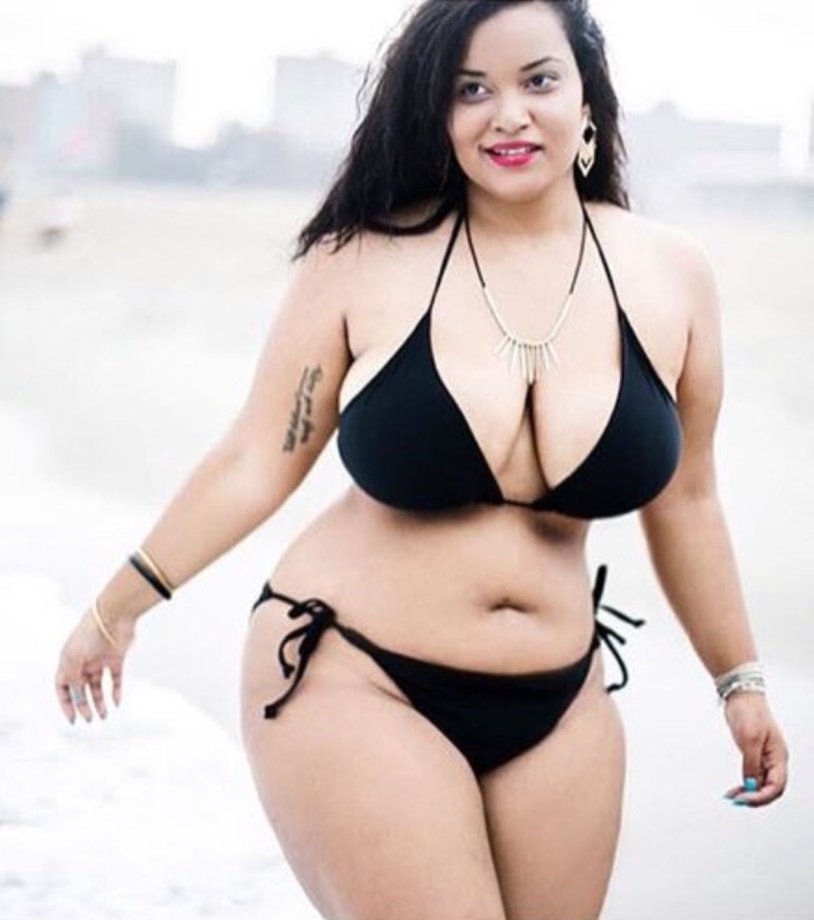 Julia Thores Plus Size model