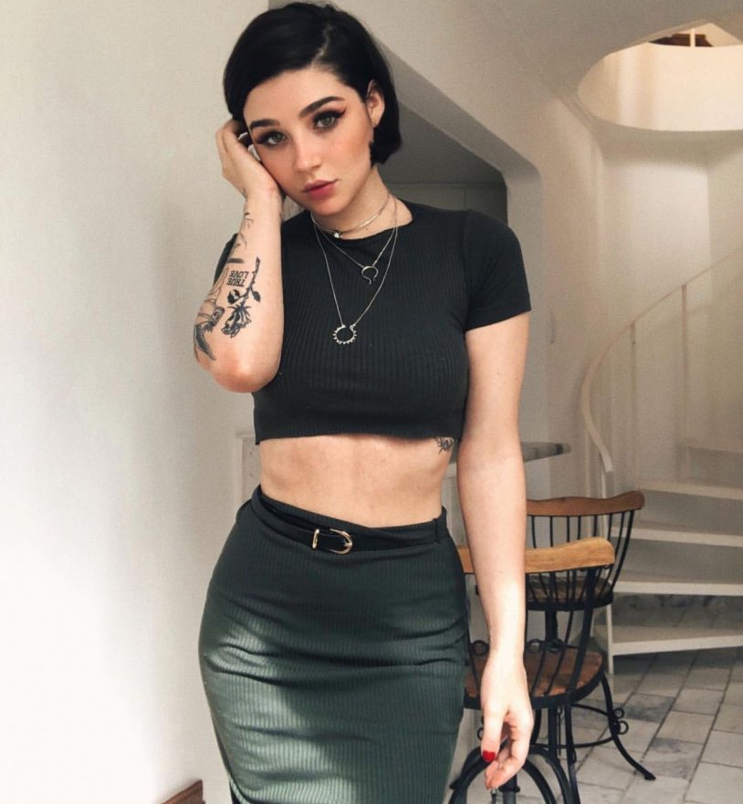 Michelle Alves @miaalvescz