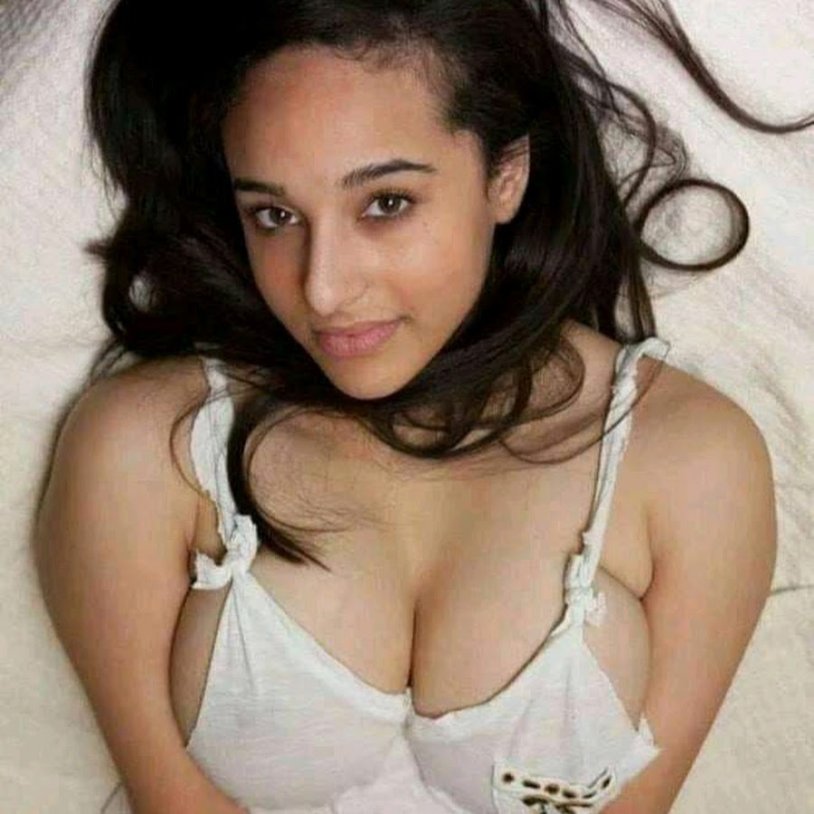 Pakistan girl boobs