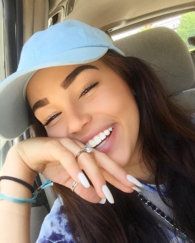 Maggie Lindemann selfie 2018