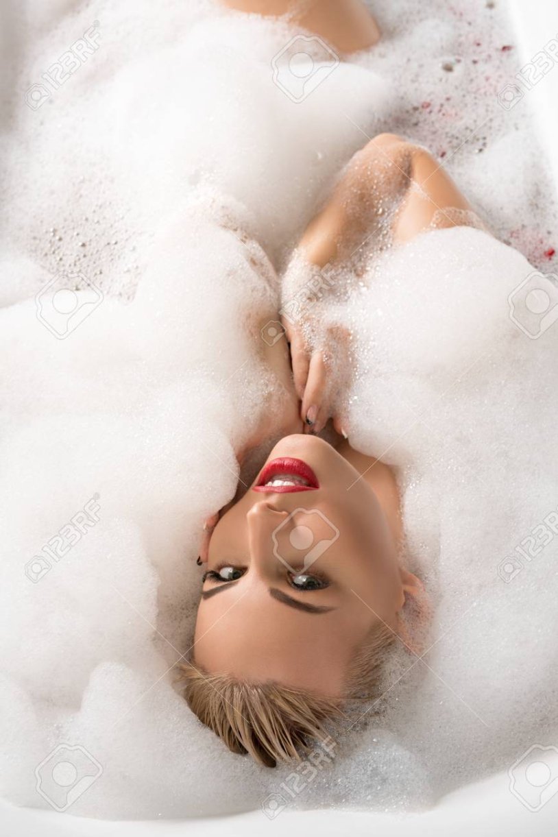 Simona, in the Foam Bath. - 38 Pics XHAMSTER