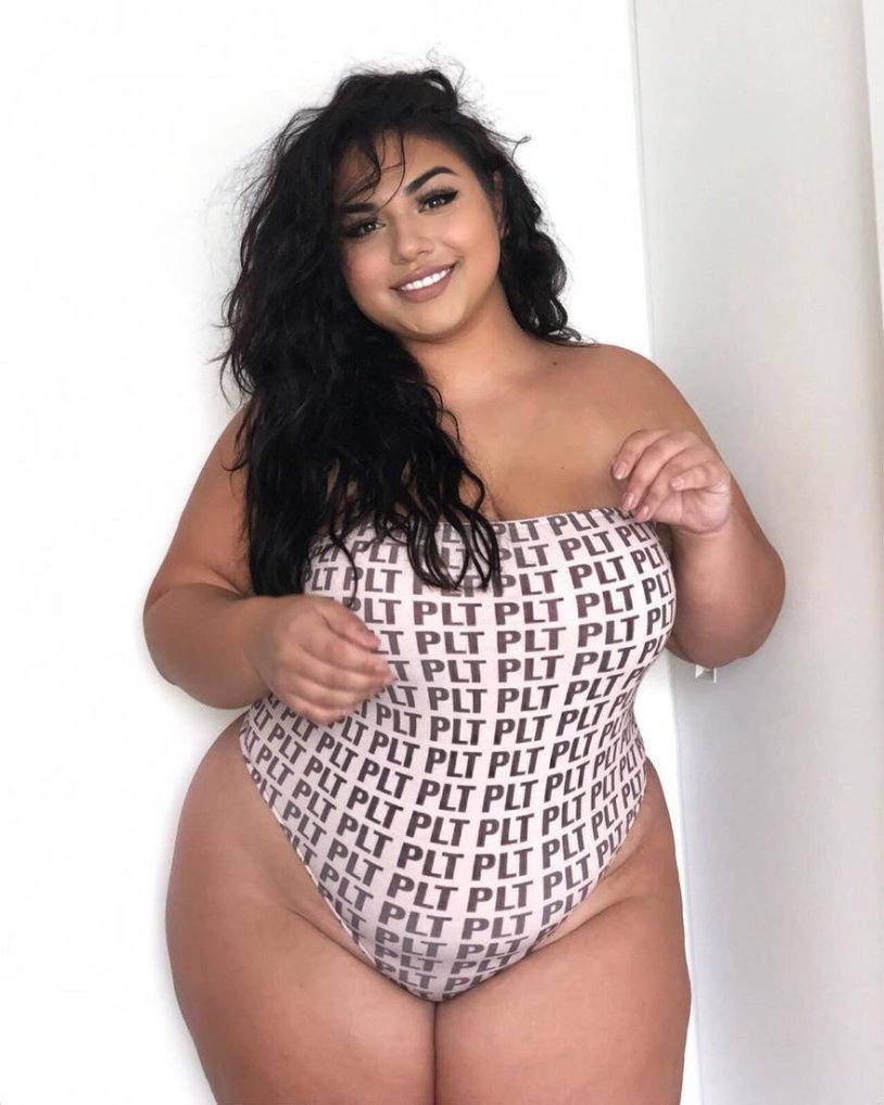 Plus-Size Diana Sirokai