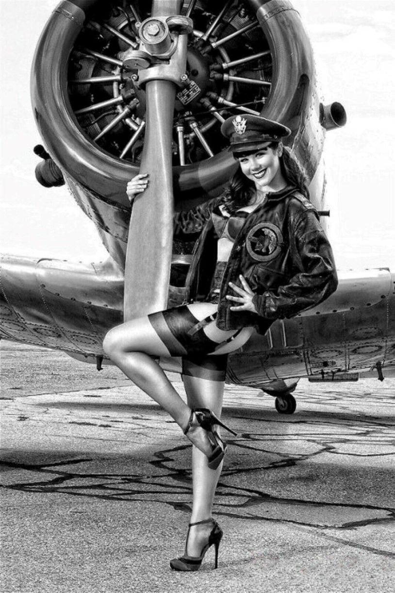 Aviator Pin up