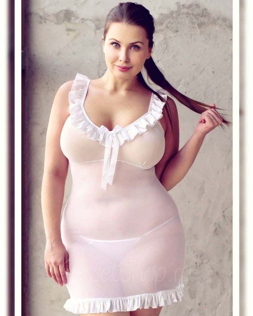 Danae Prigogina plus size model