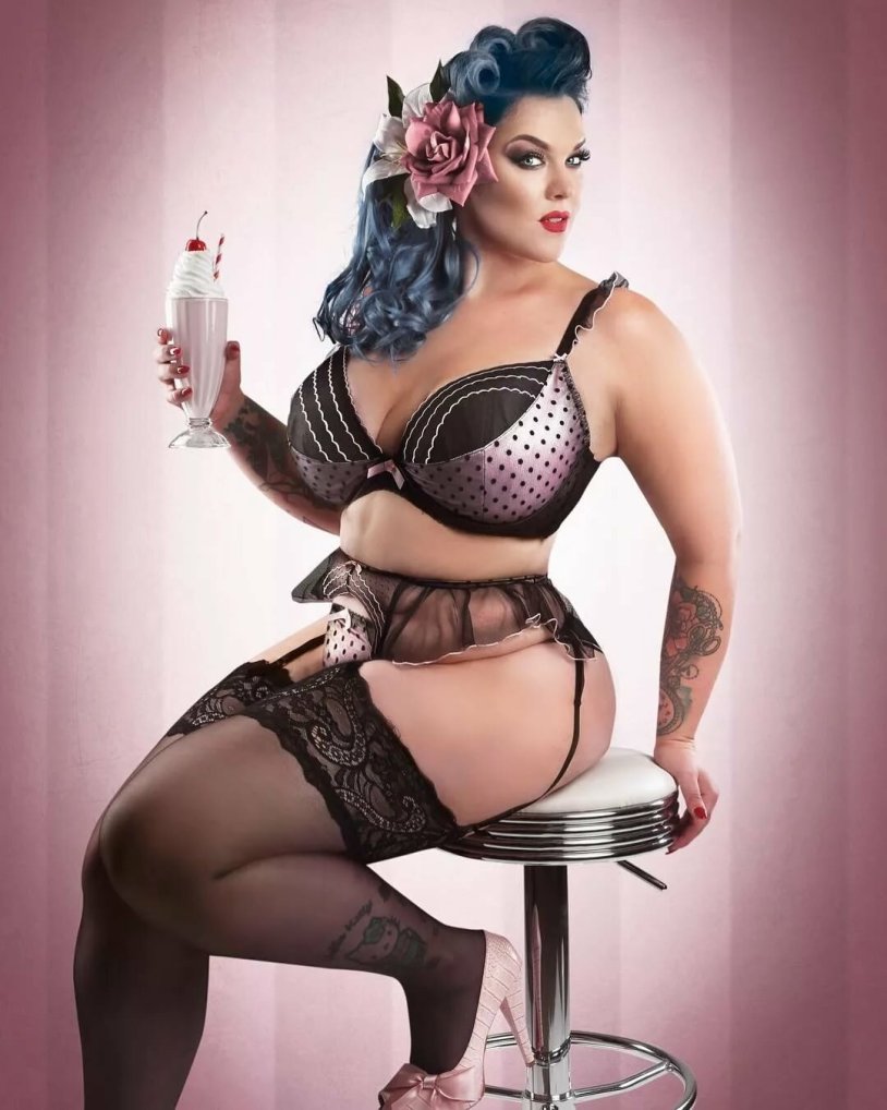 Carla James Size Plus