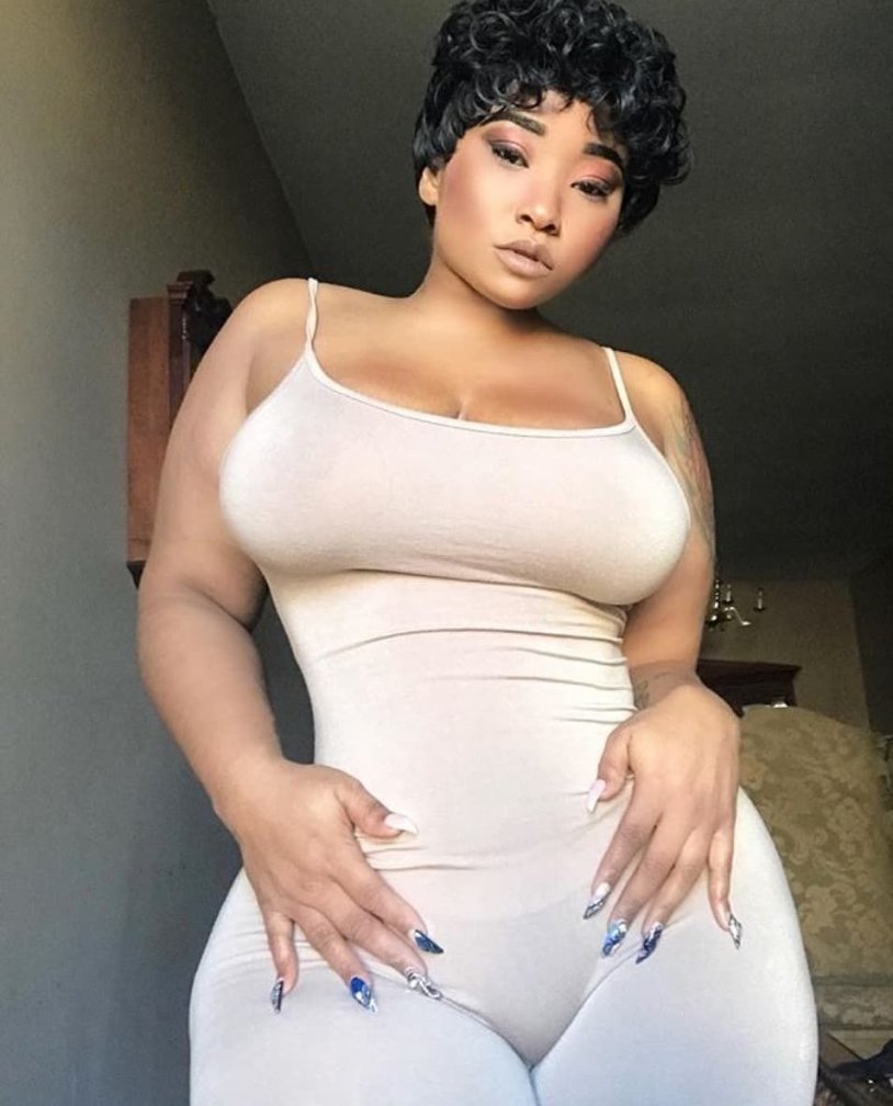 Rachel Smith wide Hips