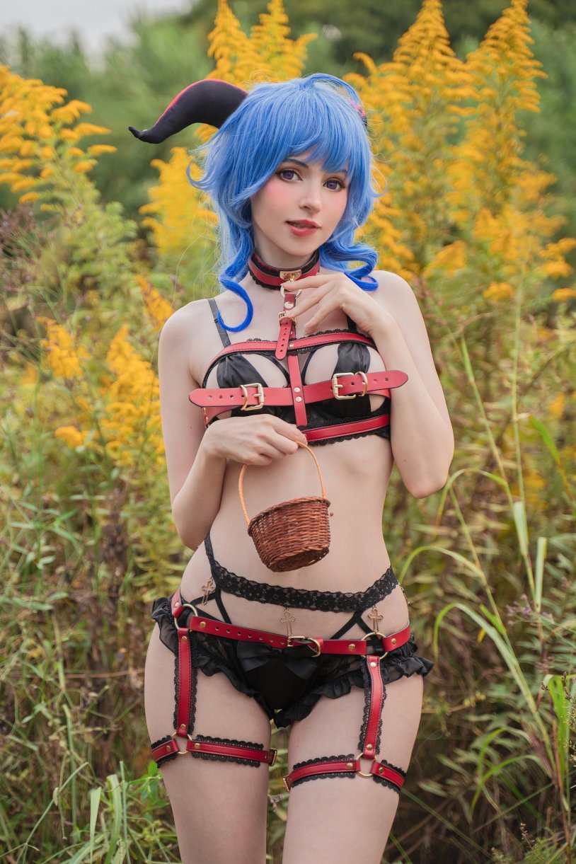 PEACHMILKY Plum Cosplay