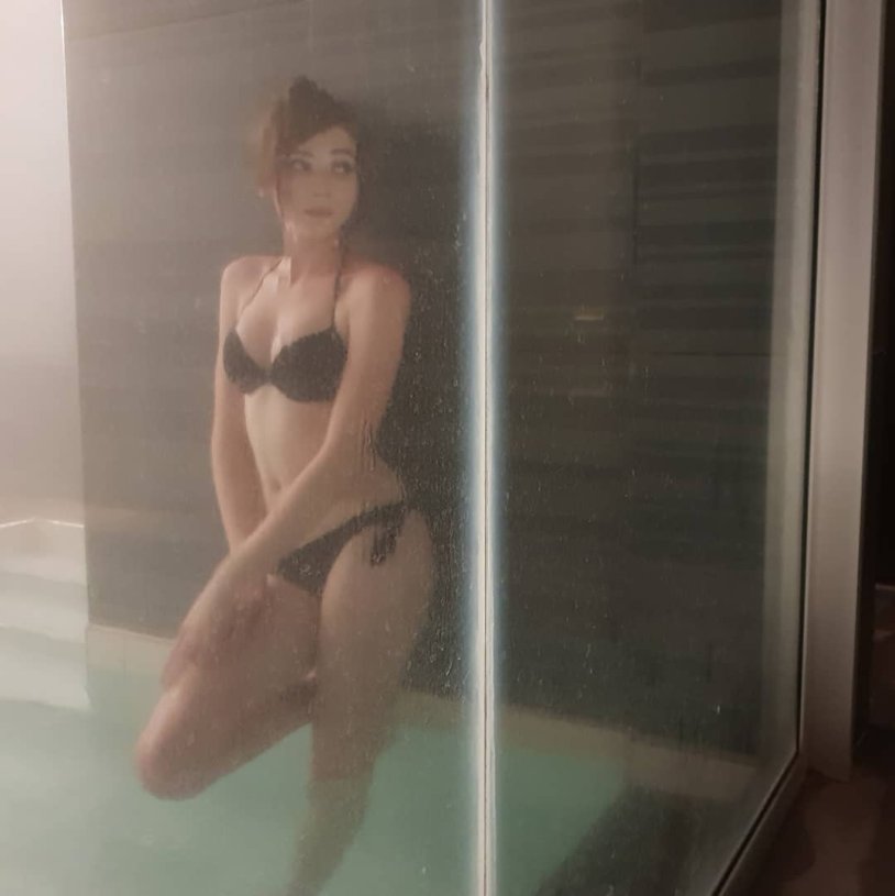 Karina Kozyreva plums