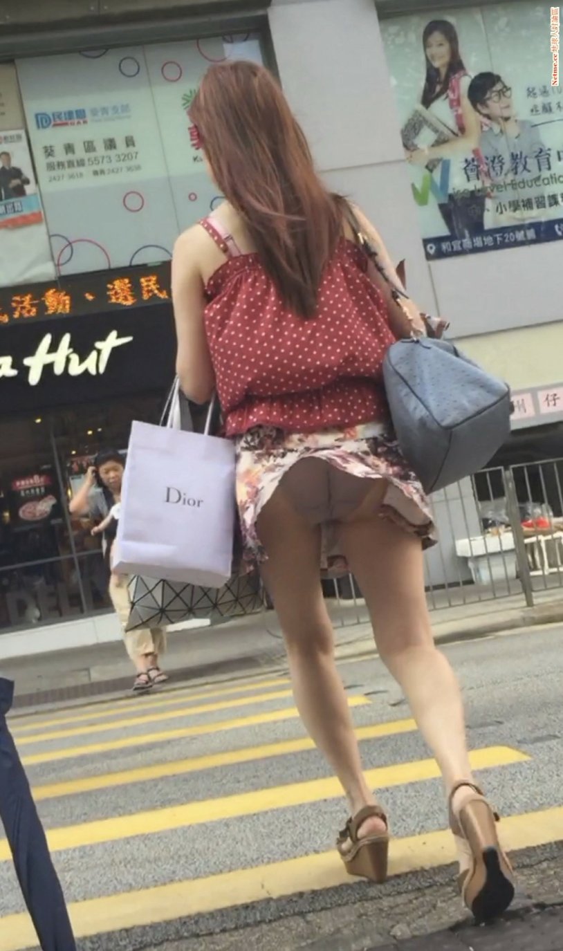 Upskirt at Oksana Akinshina