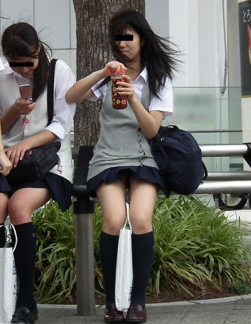 Sister accidentally flashed