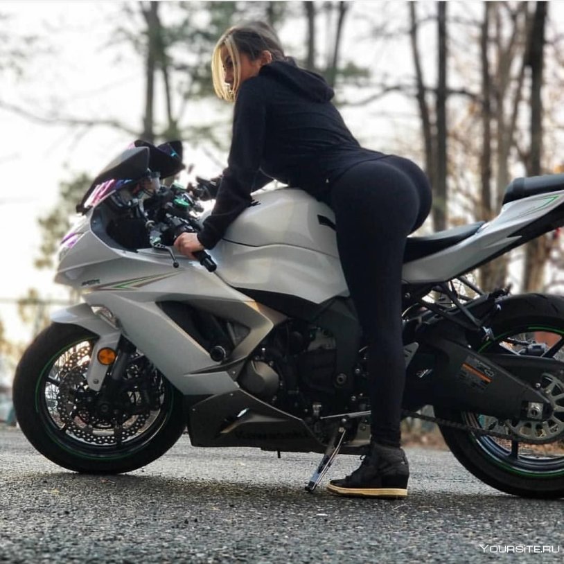 Kawasaki 250r black and girl