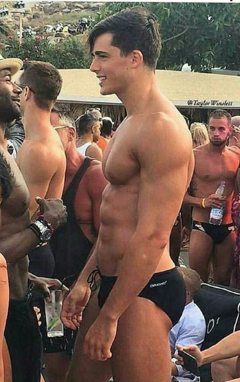 Pietro Boselli naked in the locker room