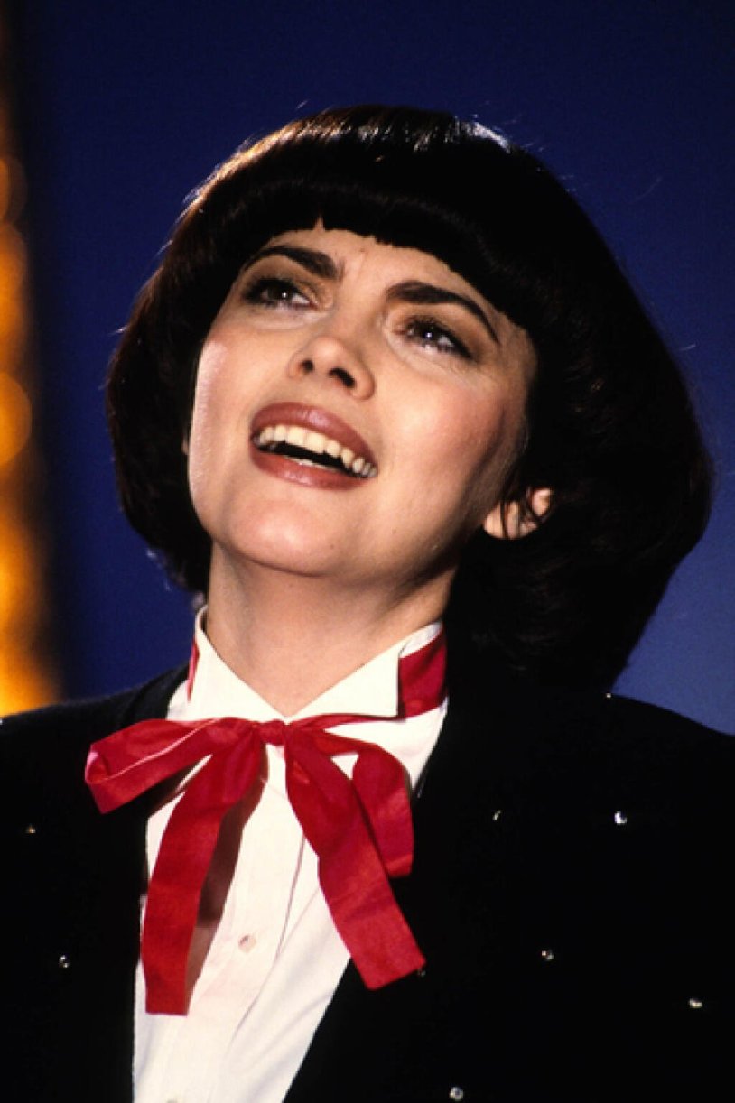 Singer France Mirere Mathieu