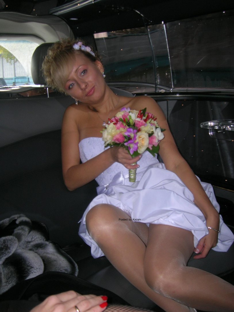 Under the skirt of the bride private