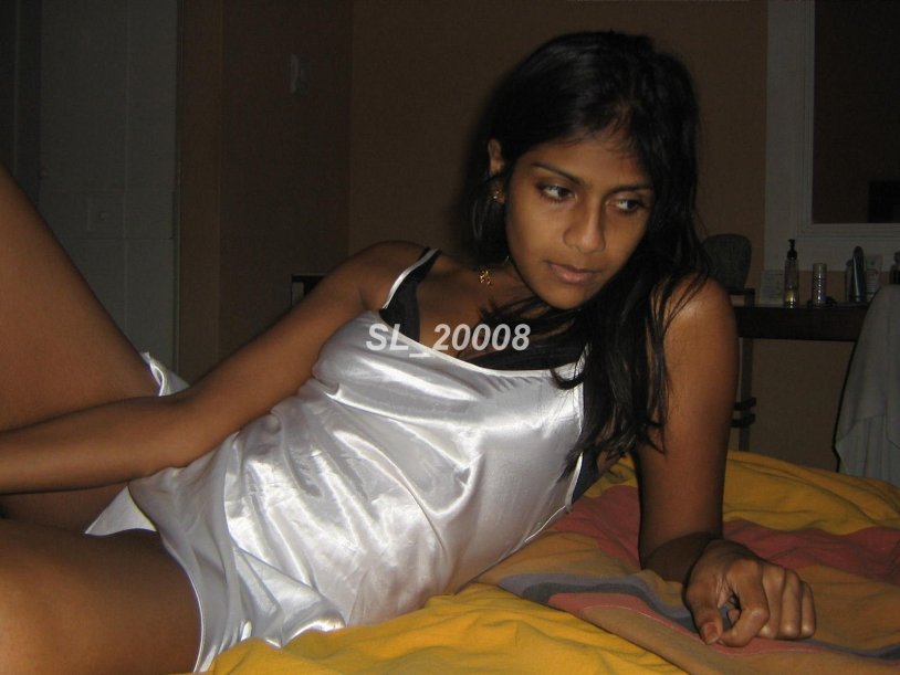 Srilankan Girl MMS Leaked