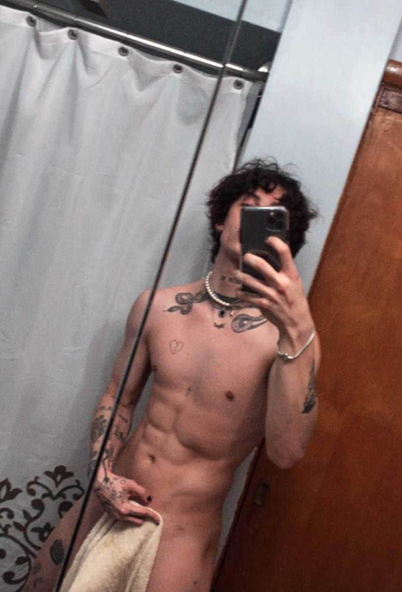 Naked popular tickcers