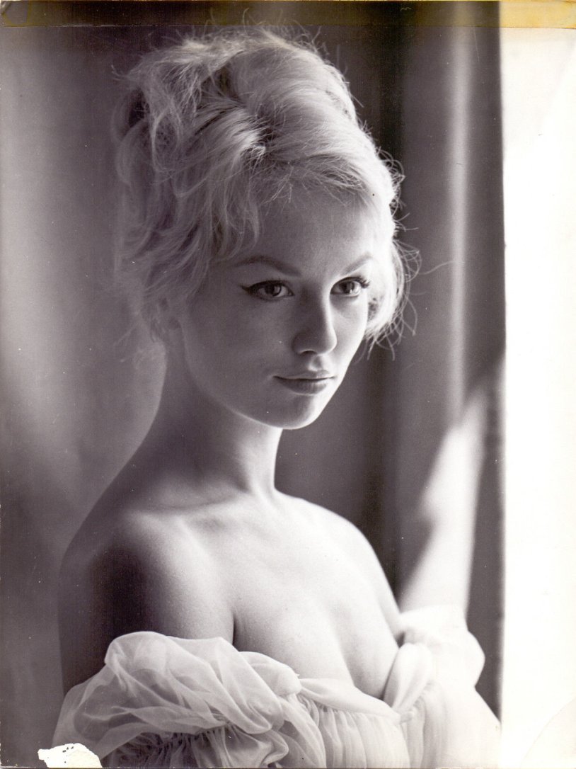 Bert Stern Naked Merlin