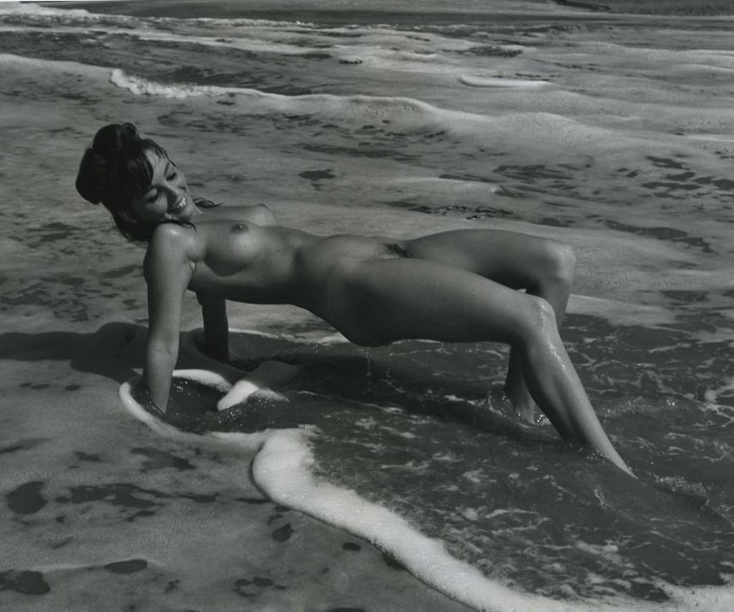 Young naked girls retro