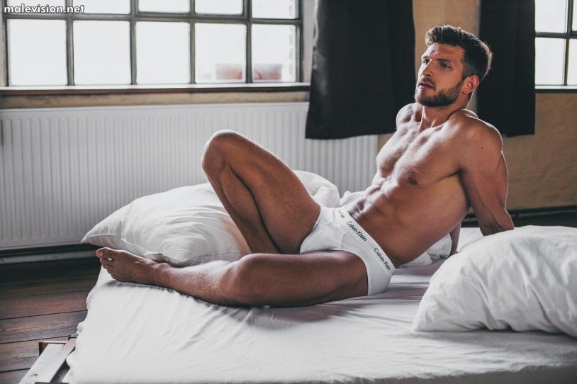 Naked Konstantin Resch