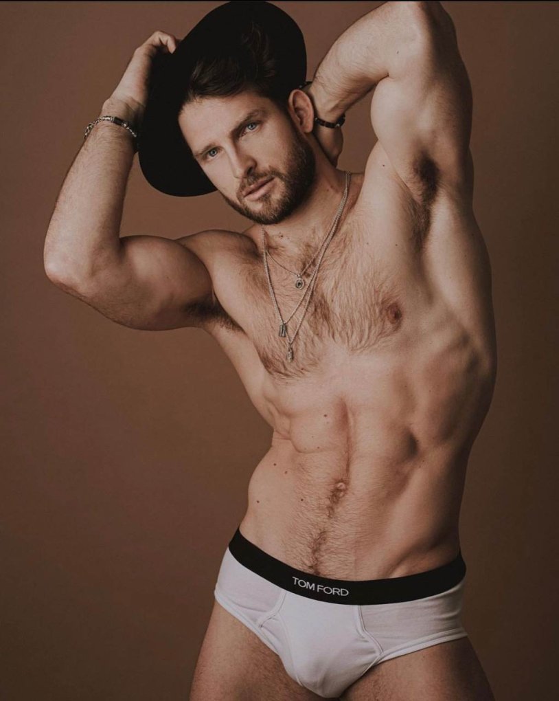 Naked Konstantin Resch