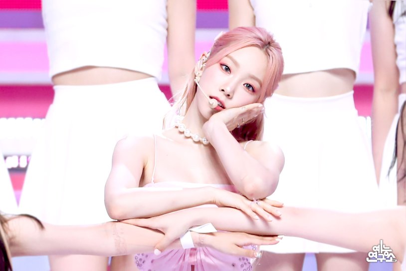 Deepfake Kpop Star Taeyeon (김태연) Shows Pussy