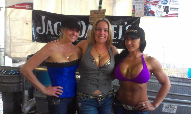 Melissa dettwiller hooters