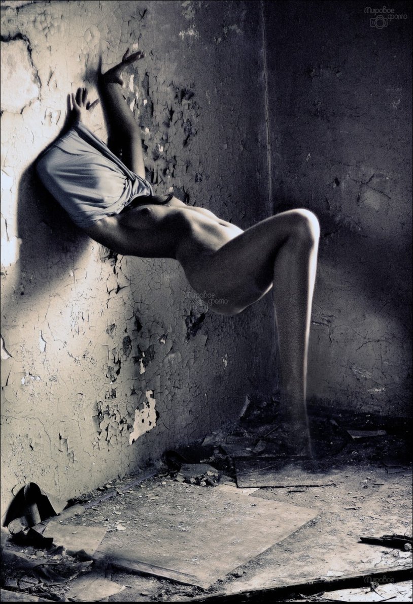 Girl gloomy photo shoot nude