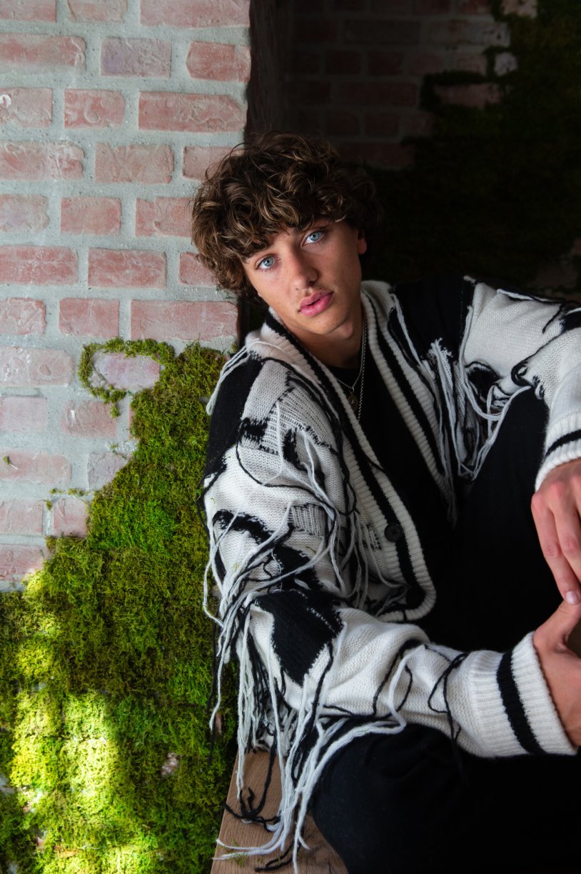 Australian singer Troy