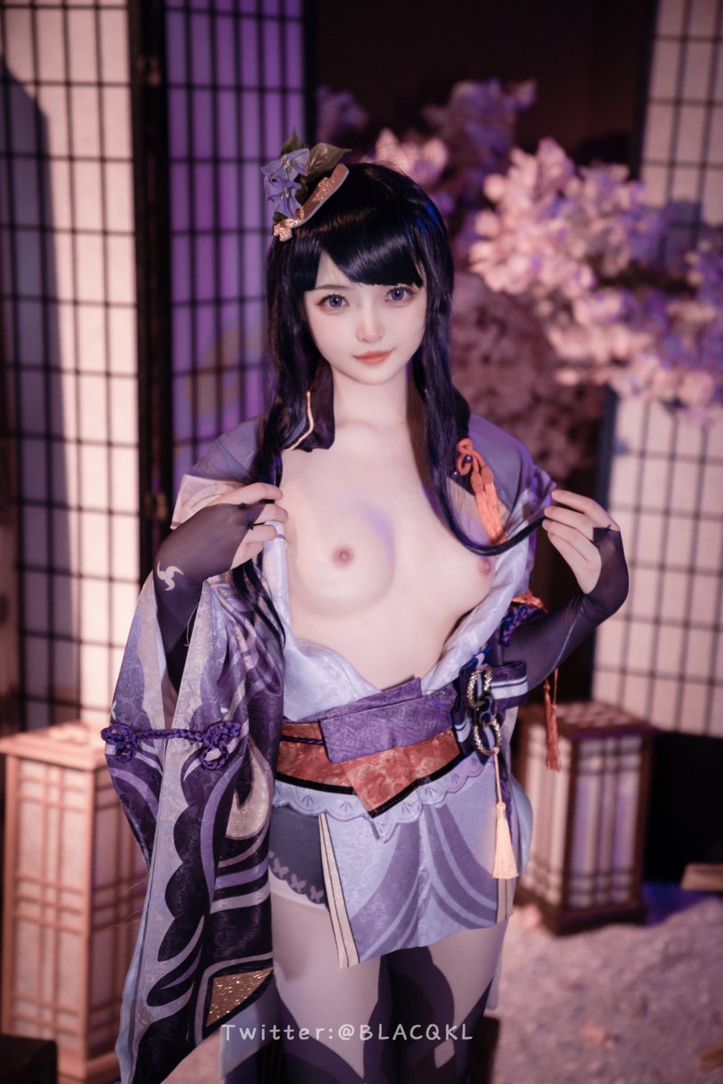 Japanese erotic cosplay