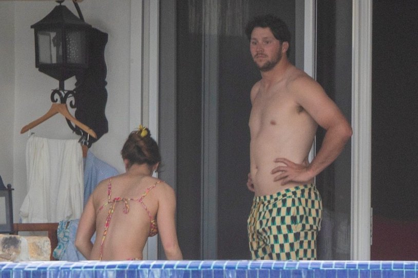 Hailee steinfeld leaked