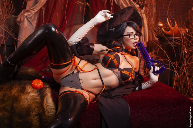 Bayonetta cosplay