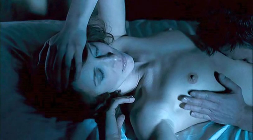 Sex Photo Vera Farmiga F-F Toe Sucking and Kissing