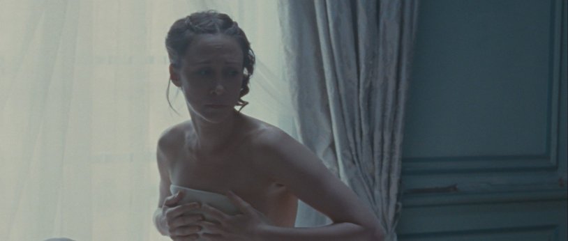 Actress Vera Farmig Naked