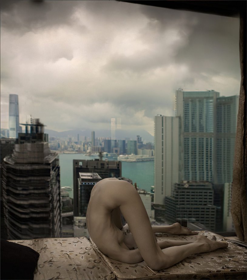 Naked photo shoot on the 20th floor