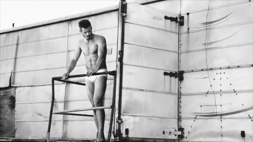 Alexander Ludwig Naked