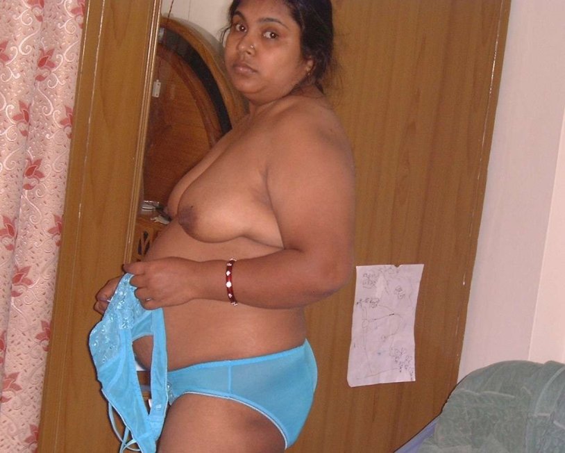 BBW AUNTY stripped
