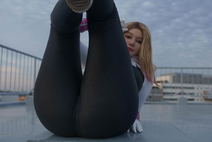 Alina Bekker Spider Gwen