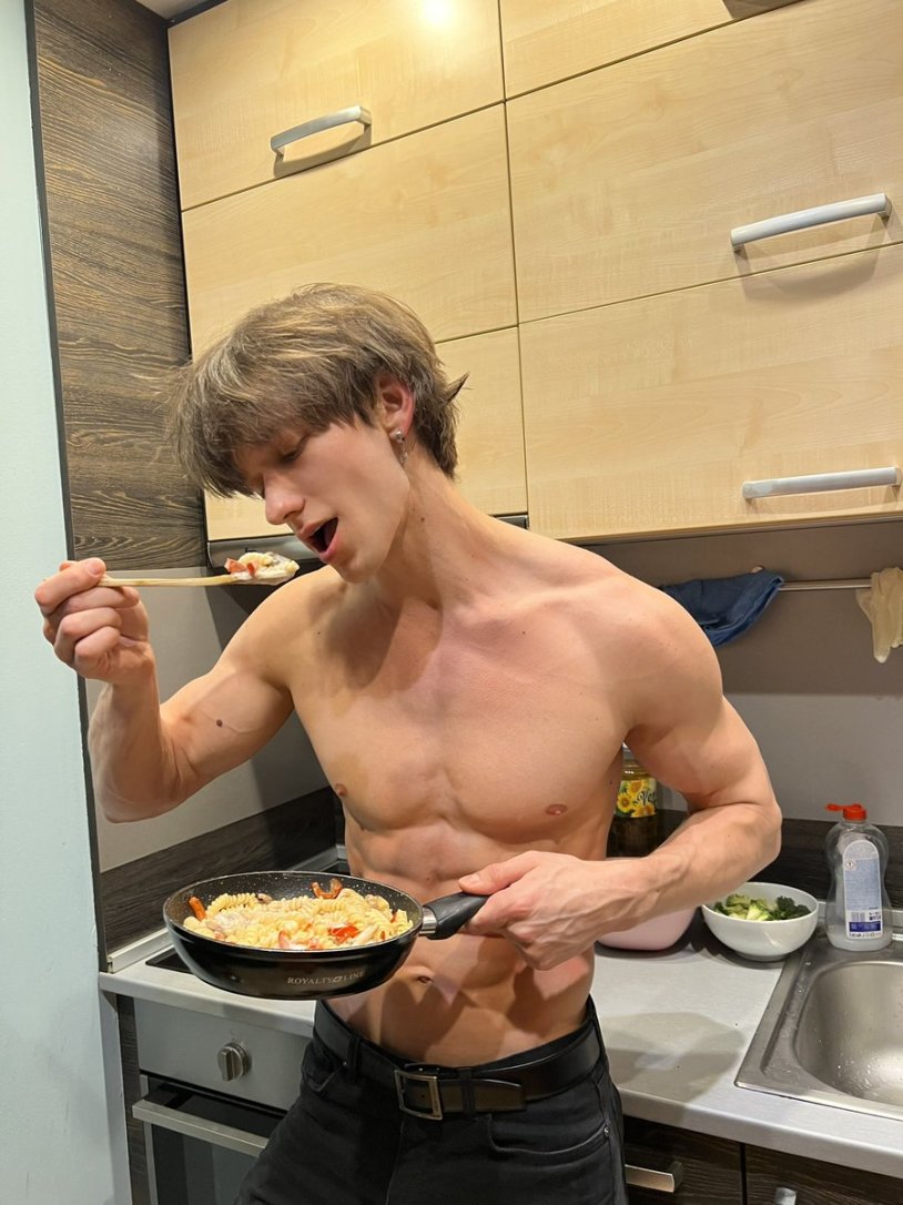 Naked guy in the kitchen