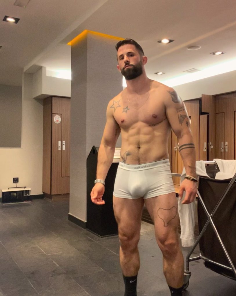 Aingeru Vilabrille Naked