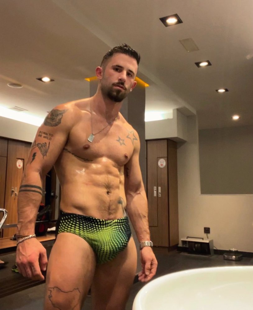 Aingeru Vilabrille Naked