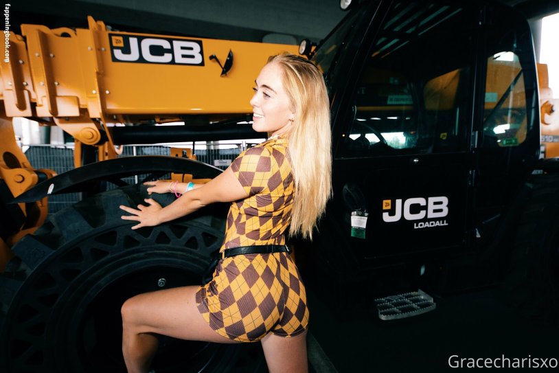 Girls and Tractor John Dir