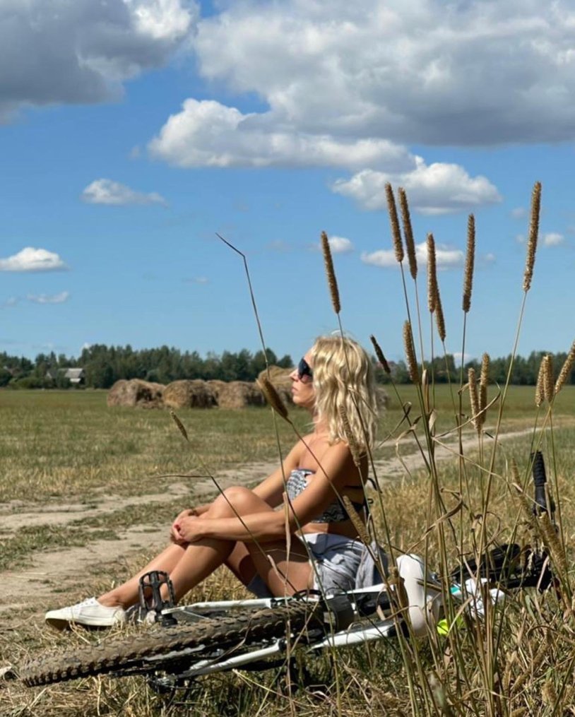 Photo session with a bicycle
