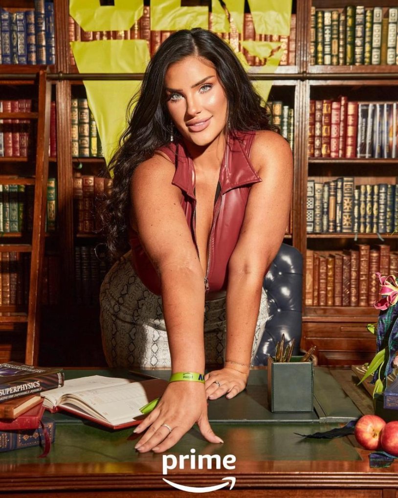 Ashley Graham Model plus saz