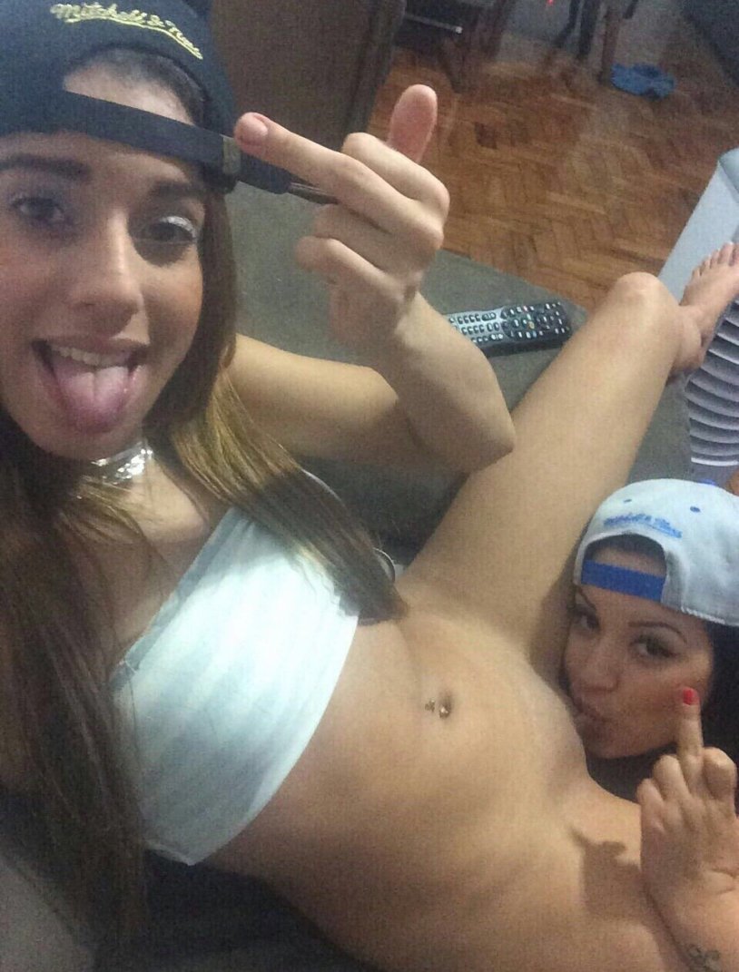 Lesbian selfie amateur