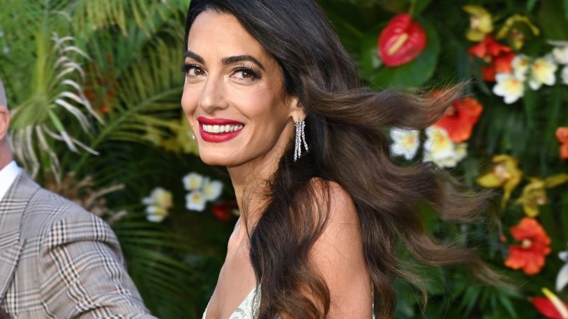 Amal Clooney is naked