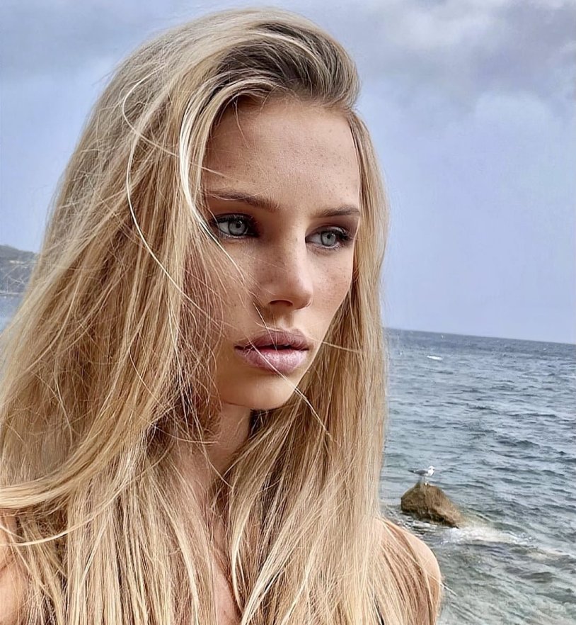 Model Alena Shishkova